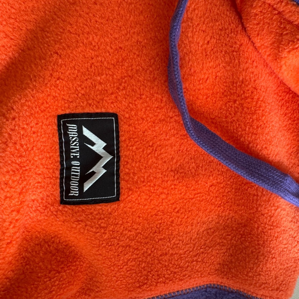 MASSIVE OUTDOOR HOODIE - Picture 5 of 5